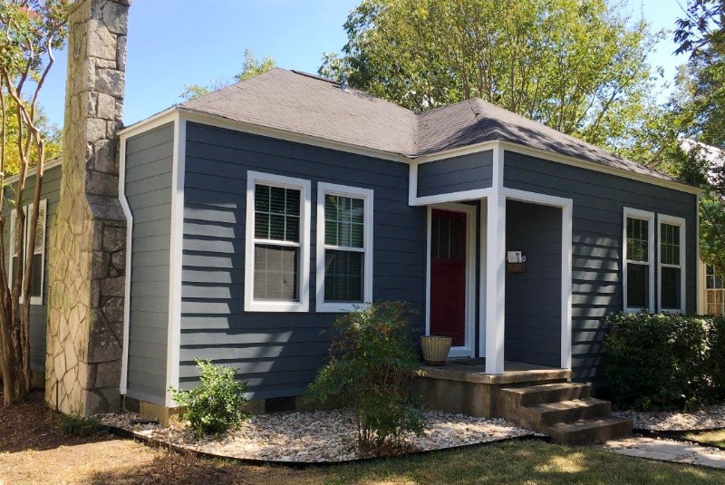 Single story home with blue Hardie Plank Lap siding